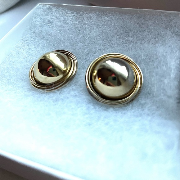 Vintage Boutique Gold ball knot stud earrings - Picture 6 of 16